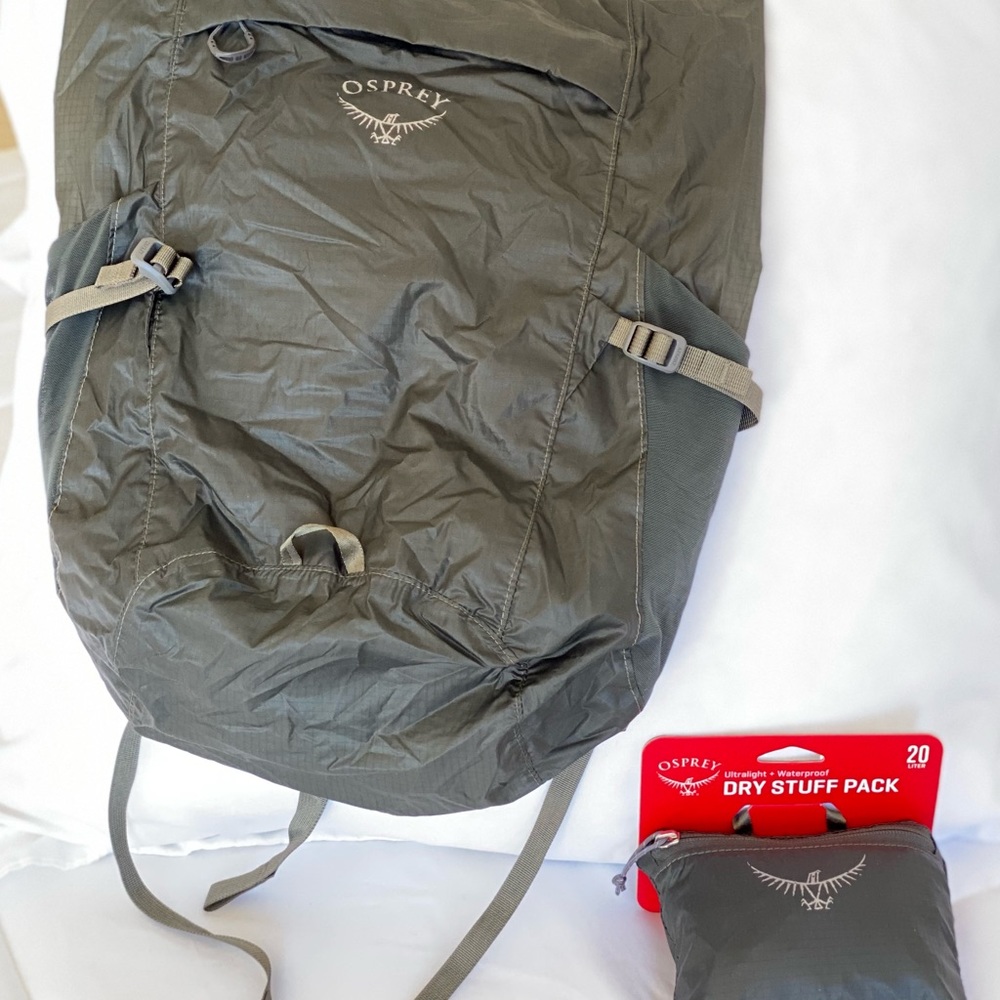 *(1)* NWT, Osprey (20L) Ultralight + Waterproof Dry Stuff Pack: Shadow Grey